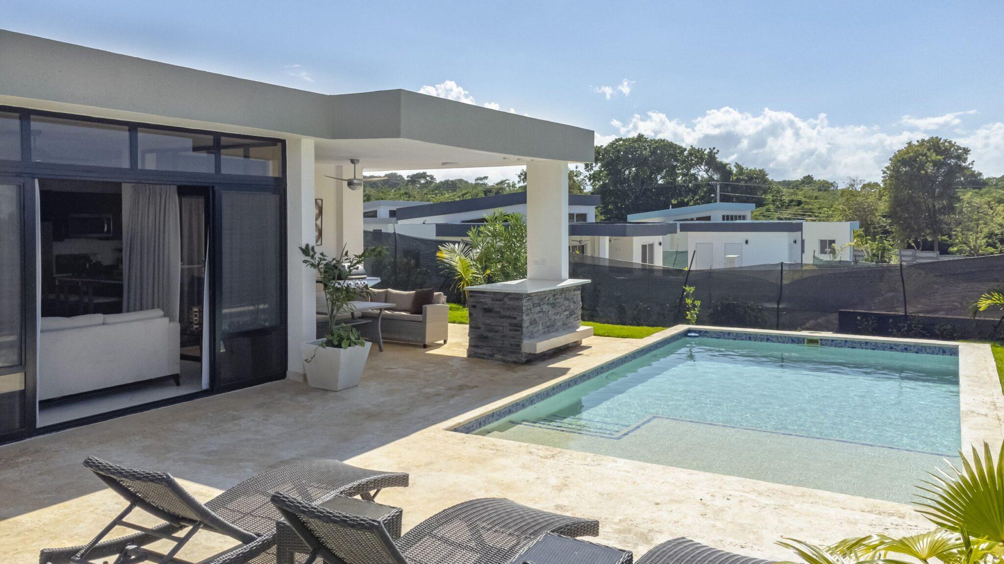 Villa Sunset – 2-Bedroom, 2.5-Bath Modern Tropical Home