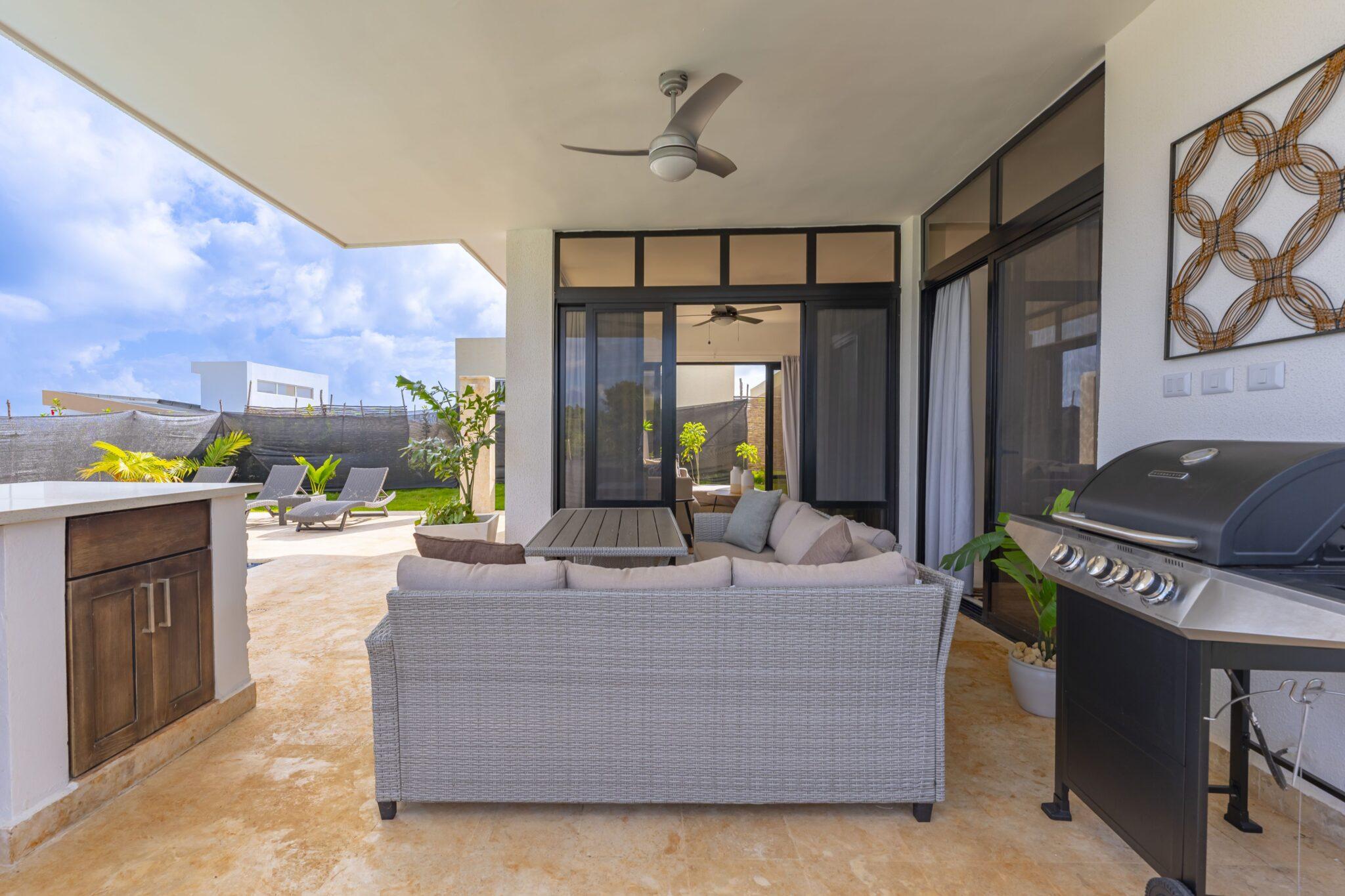 Villa Sunset – 2-Bedroom, 2.5-Bath Modern Tropical Home