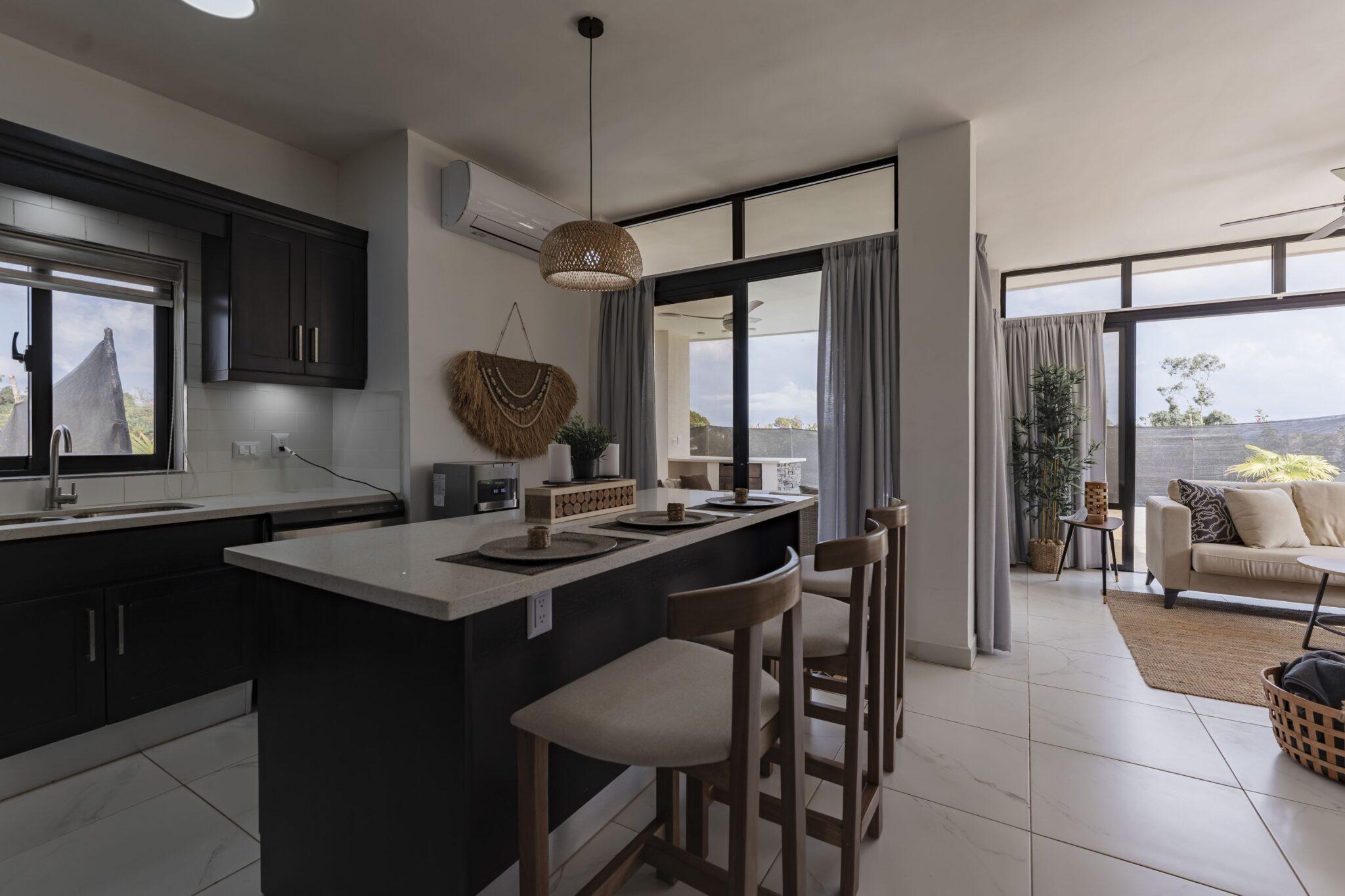 Villa Sunset – 2-Bedroom, 2.5-Bath Modern Tropical Home