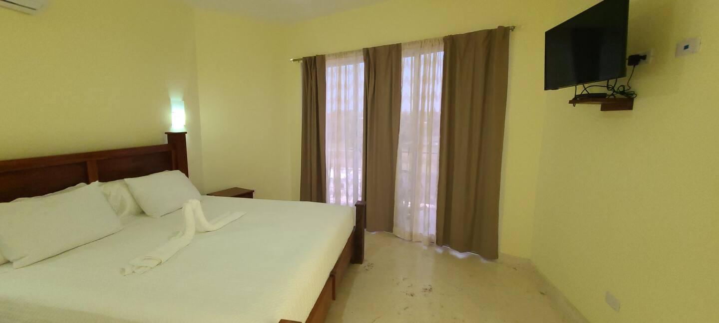 Caribbean Bliss – 10Bed w/ Olympic Pool