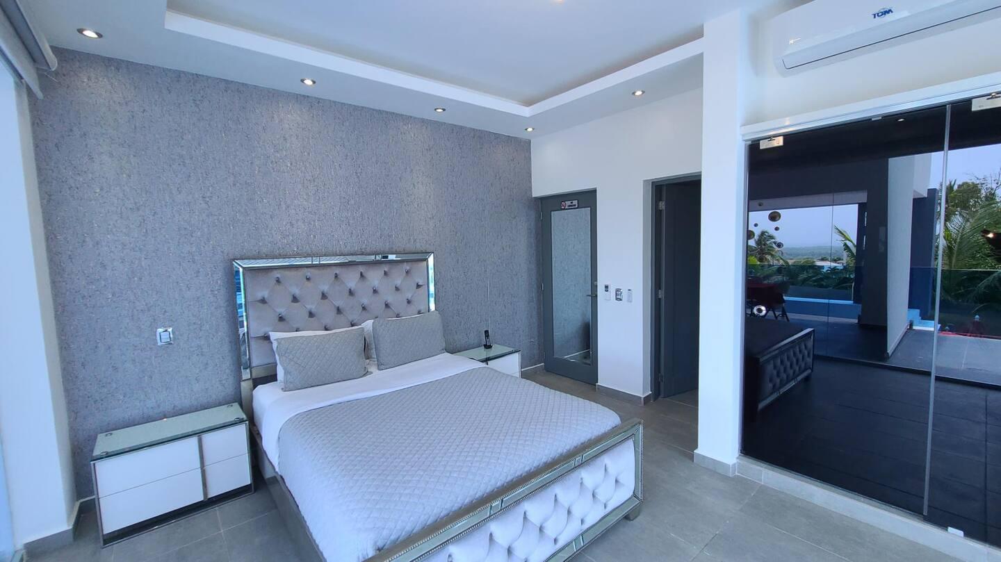 Villa Luxury at Star Hills, Puerto Plata — 12 Bedrooms, 2 Pools & Private Disco