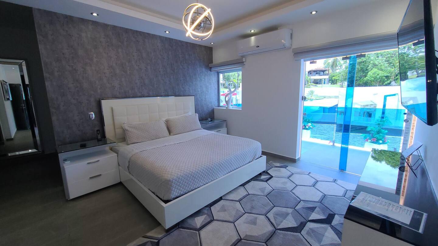 Villa Luxury at Star Hills, Puerto Plata — 12 Bedrooms, 2 Pools & Private Disco