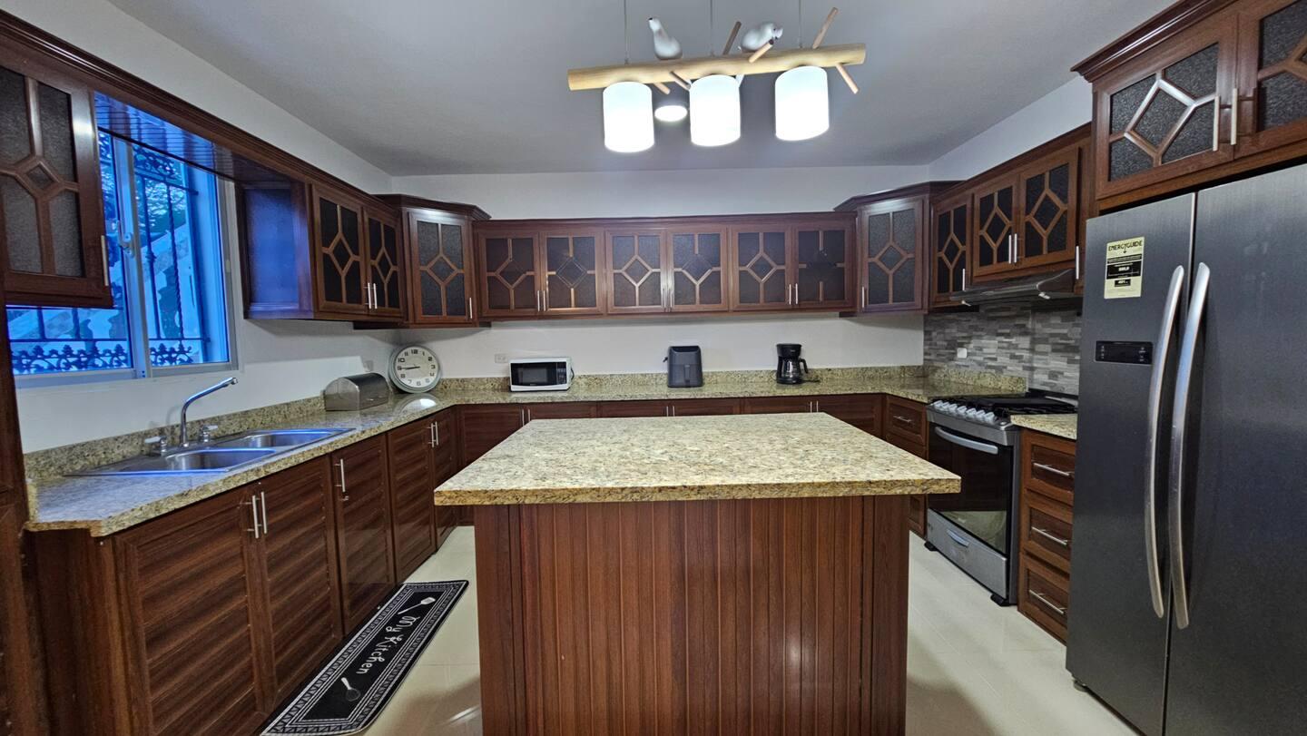 Brand-New 3BR Villa w/ Pool — 3 Min to POP Airport