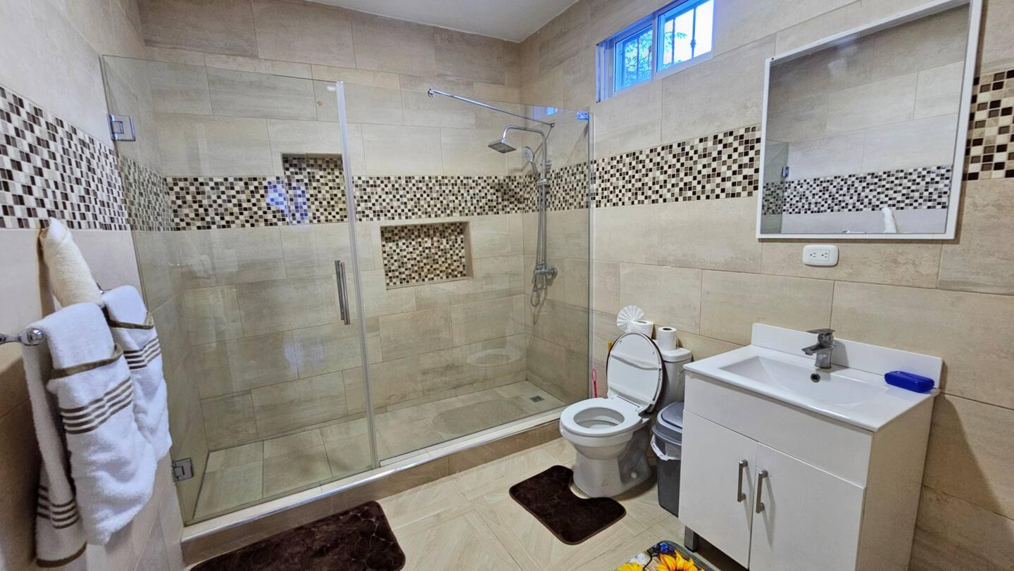 Brand-New 3BR Villa w/ Pool — 3 Min to POP Airport