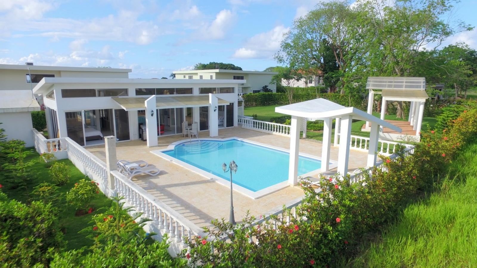 Casa Linda 2BR Modern Villa with Private Pool