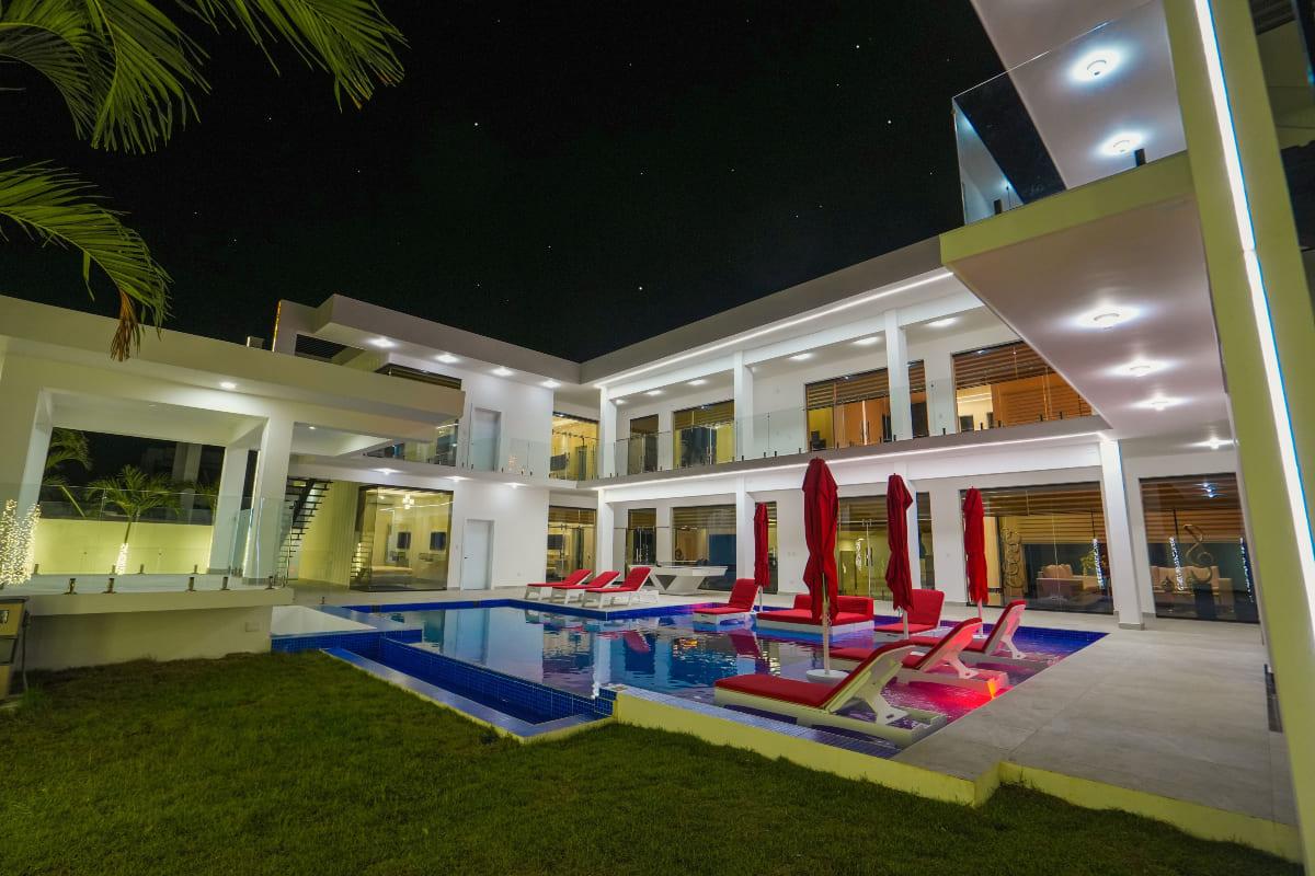 The Royal Estate – 13BR Luxury Villa in Sosua