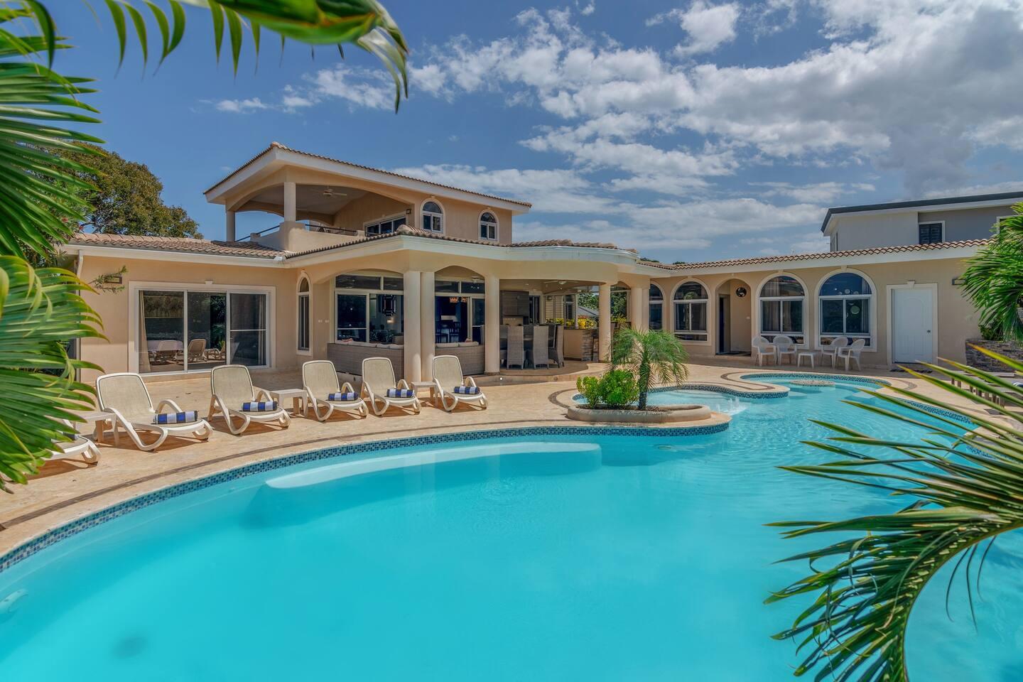 6BR Getaway w/ Pool – Villa Grande Sosua