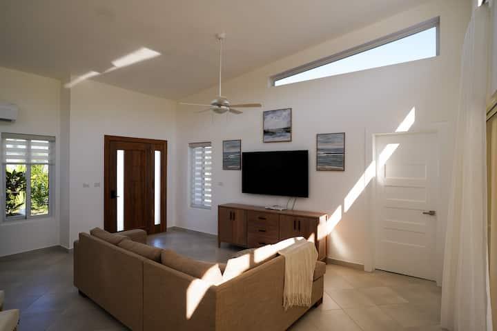 3-Bedroom Villa with Private Pool in Casa Linda