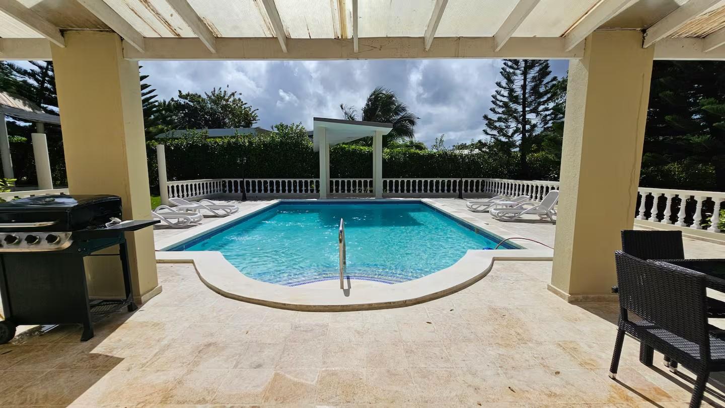 2BR Casa Linda Villa w/ Private Pool & Terrace